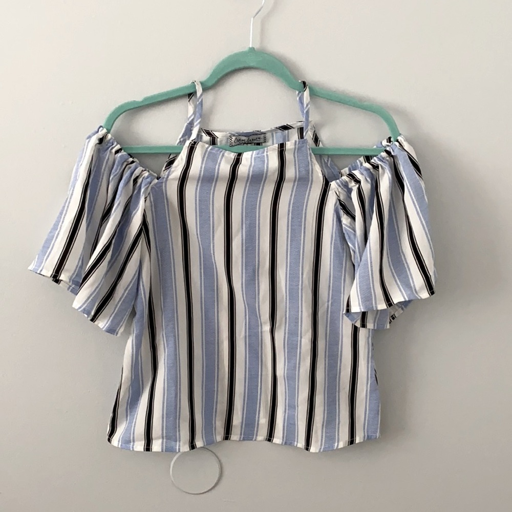 Cold shoulder top